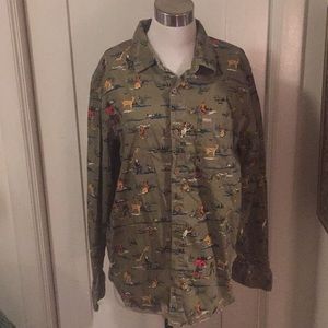 Men’s Medium long sleeved buttoned